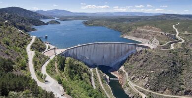 El suelo pélvico actúa como una presa para retener la orina